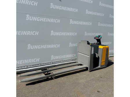 Vertical order pickers 2020  Jungheinrich ECE 225 2400mm (4)