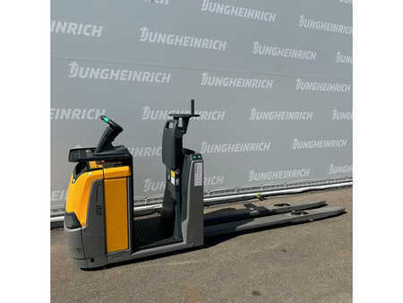 Vertikální vychystávací vozík 2017  Jungheinrich ECE 225HP-LJ 2400mm (2)