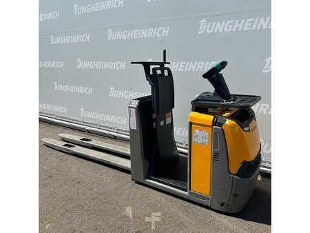 Vertikální vychystávací vozík 2017  Jungheinrich ECE 225HP-LJ 2400mm (3)