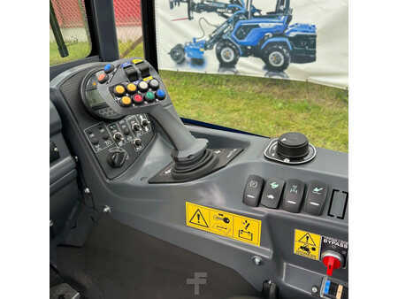 Sollevatori telescopici rigidi 2025  MultiOne 6.3iDS Kinnise kabiiniga (5)