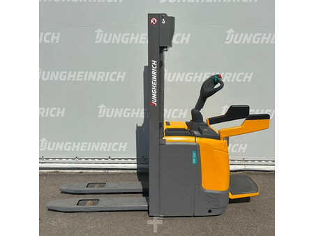 Gerbeurs à conducteur porté debout 2018  Jungheinrich ERC 212 3200ZZ (2)