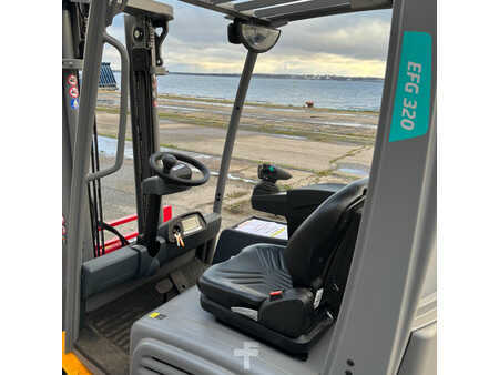 Elektro čtyřkolový VZV 2025  Jungheinrich EFG 320 ZT 3000 mm (5)