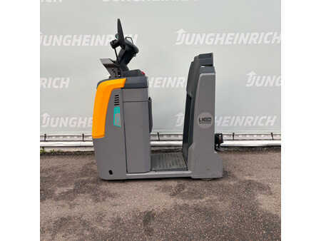 Chariots tracteurs 2020  Jungheinrich EZS 130 (2)