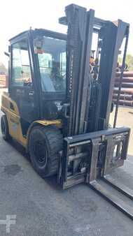 Dieselstapler 2015  Hyundai 40D-9A (3)