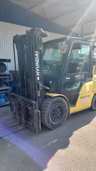 Dieselstapler 2015  Hyundai 40D-9A (7)