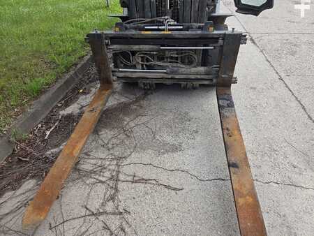Diesel Forklifts 2015  Unicarriers ULS120DTFVXC570 (9)
