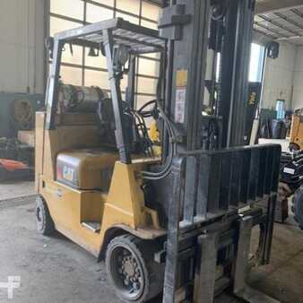 Propane Forklifts 2012  CAT Lift Trucks GC40K-STR (1)