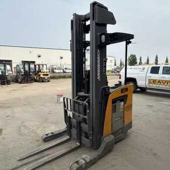 Carretilla pasillo estrecho 2015  Jungheinrich ETR345A (1)