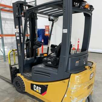 Elektromos 4 kerekű 2016  CAT Lift Trucks 2ET4000 (3)