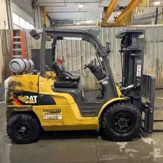 Propane Forklifts 2017  CAT Lift Trucks GP50CN1 (1)