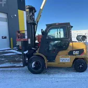 Propane Forklifts 2017  CAT Lift Trucks GP50CN1 (1)