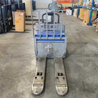 Electric Pallet Jacks - Jungheinrich ECR336A (3)