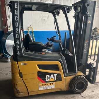 Eléctrica de 4 ruedas 2019  CAT Lift Trucks 2ETC3500 (1)
