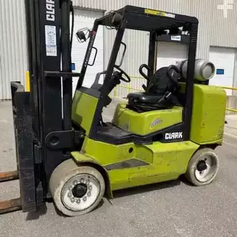 Propane Forklifts 2006  Clark CGC55 (1)