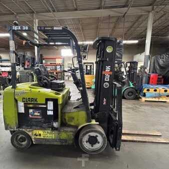 Eléctrica de 4 ruedas 2019  Clark ECX30 (1)