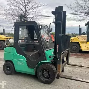 Montacargas GLP 2023  Mitsubishi FG30N (1)
