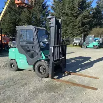 Montacargas GLP 2023  Mitsubishi FG30N (1)