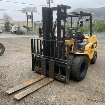 Diesel Forklifts 2013  CAT Lift Trucks DP45N1 (1)