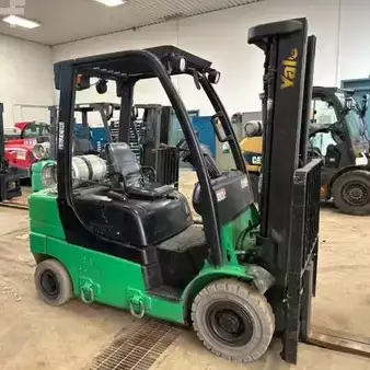 Propane Forklifts  Yale GTP050LX (1)