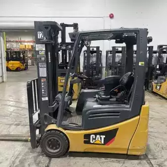 4-Wheel Electric  CAT Lift Trucks 2ETC3500-48V (1)