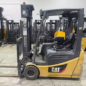 4-Wheel Electric  CAT Lift Trucks 2ETC3500 (1)