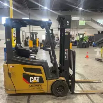 4-Wheel Electric  CAT Lift Trucks 2ETC3500 (1)