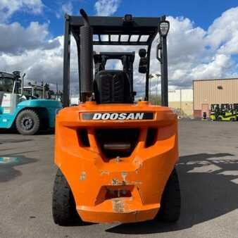Diesel Forklifts 2021  Doosan D30S-7 (2)