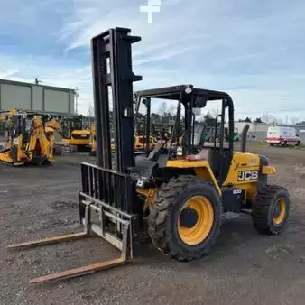 Rough Terrain Forklifts 2015  JCB 930 (1)