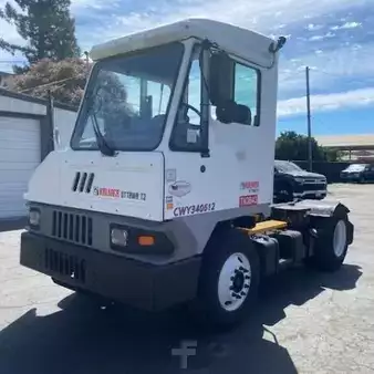 Terminal Tractor 2015  Ottawa T2 (1)