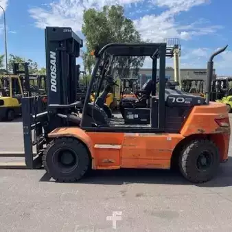 Montacargas GLP 2018  Doosan D70S-7 (1)