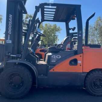 Doosan D40S-7