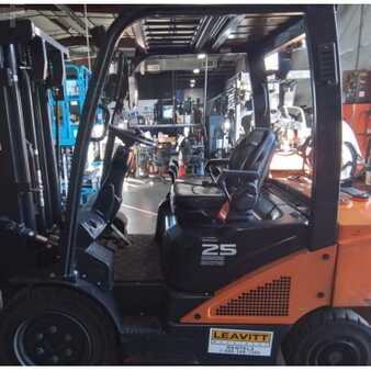 Doosan G25N-7