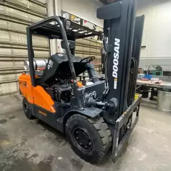 Montacargas GLP 2023  Doosan G45S-7 (1)