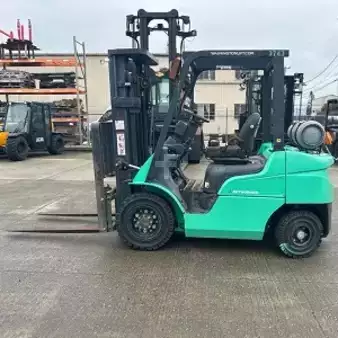 Propane Forklifts  Mitsubishi FG25N (1)