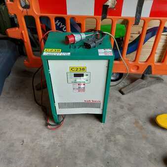 Carretilla retráctil de 4 vías 2019  Combilift MR (28)