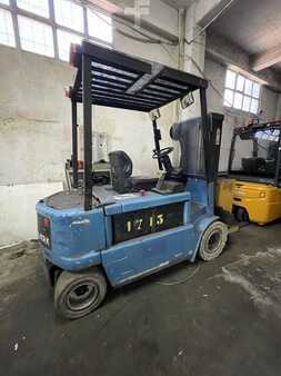 Sähkö - 4 pyör 2006  Clark GEX30 (2)