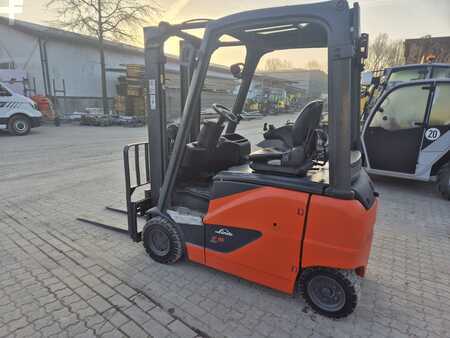 Elektro čtyřkolový VZV 2018  Linde E16 PH-02 (2)