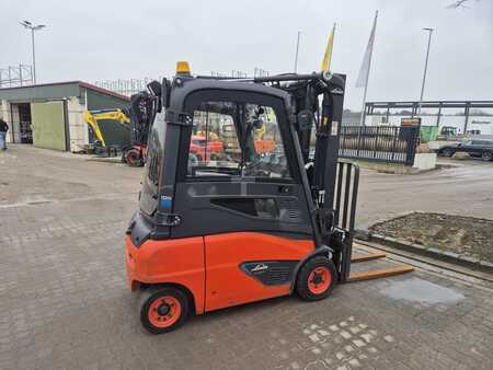 Chariots électriques à 4 roues 2018  Linde E16 P-02 (1)