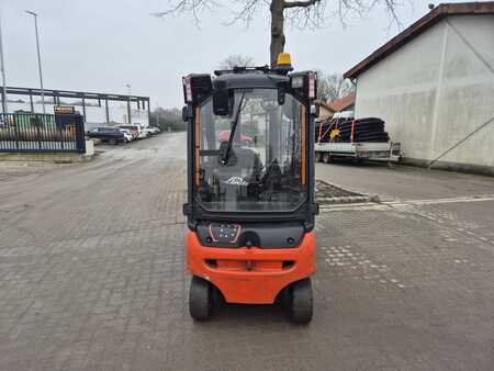 Chariots électriques à 4 roues 2018  Linde E16 P-02 (3)