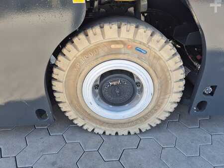 Four-way trucks 2025  Combilift C 3000 ET (10)