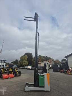 Chariots à mât rétractable 2014  Still FM-X25 (8)