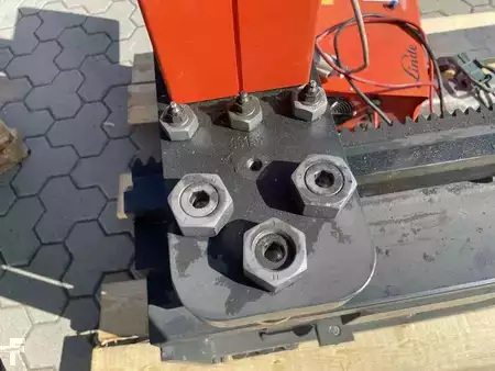 Schmalgangstapler  Linde K (7)
