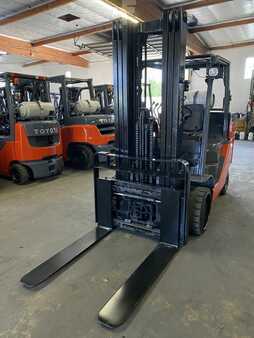 Propane Forklifts 2016  Toyota 8FGC35U-BCS (2)