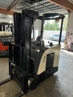 Stackers stand-on 2015  Crown RC5530-30 (3)