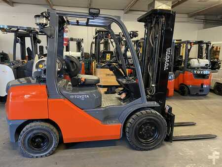 Propane Forklifts 2019  TOYO 8FGU30 (2)