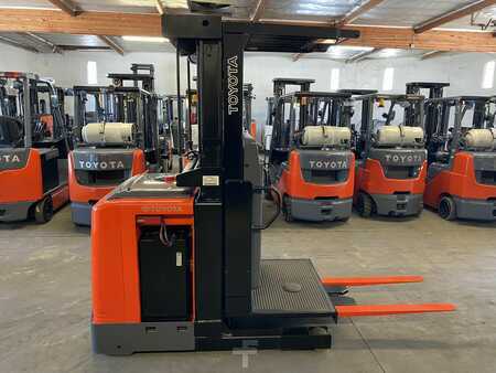 Vertical order pickers 2020  Toyota 8BPUE15 (1)