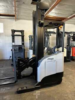 Montacargas Retráctil 2017  Crown RR5725-35 (1)