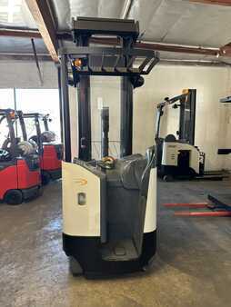 Montacargas Retráctil 2017  Crown RR5725-35 (2)