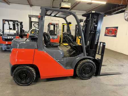 Propane Forklifts 2020  Toyota 8FG35U (2)