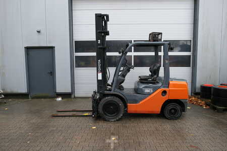 Dieselstapler 2017 Toyota 02-8 FD 30 (1)